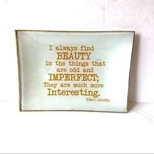 MARC JACOBS quote plate